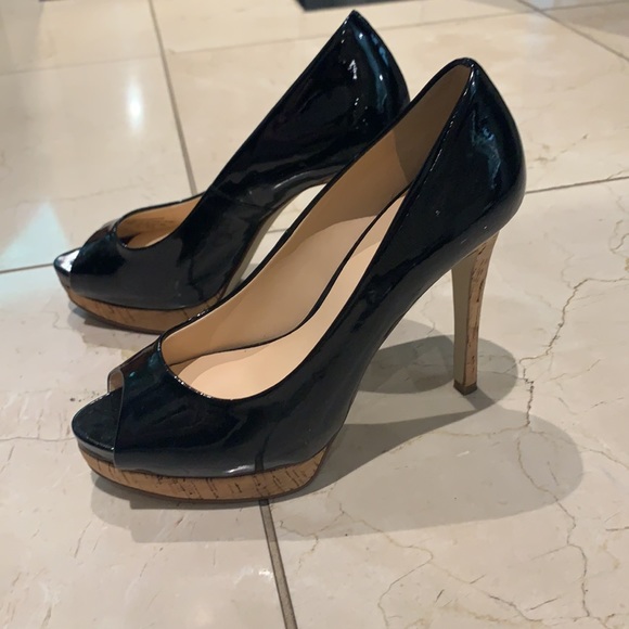 Very SEXY patent leather heels by GUESS - Picture 2 of 4